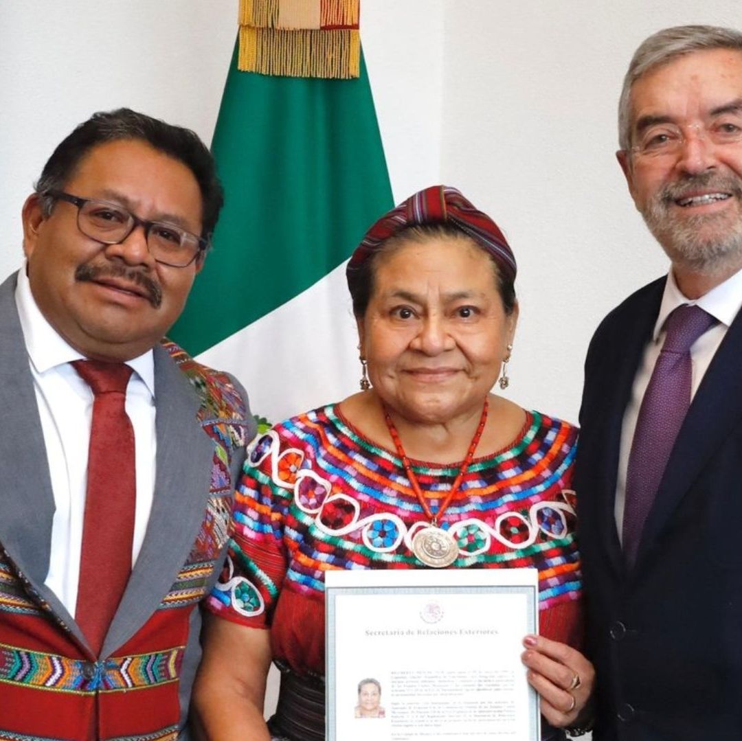 La naturalización mexicana de Menchú formaliza sus vínculos con el país.