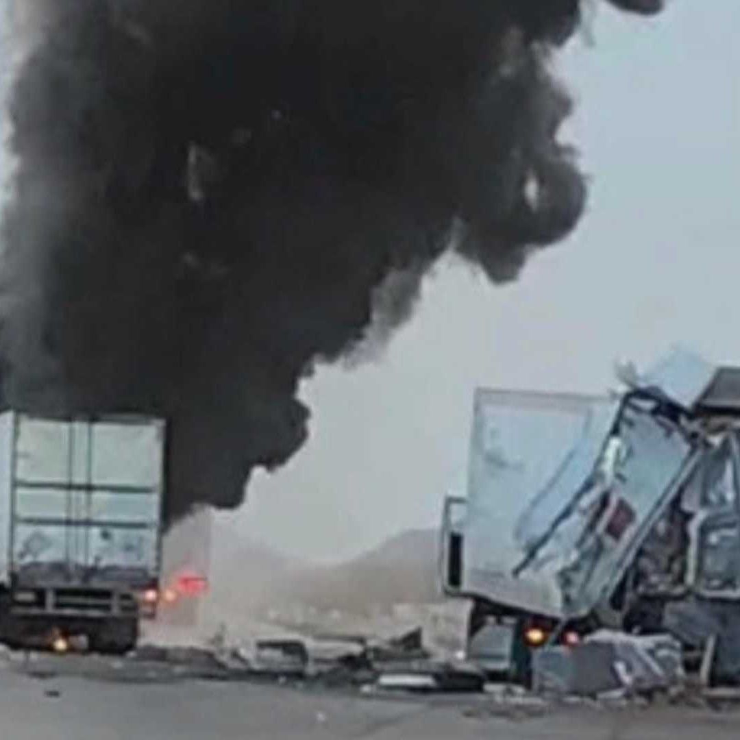 Choque Entre Tráilers Deja a Una Persona Calcinada en Carretera Guaymas-Hermosillo