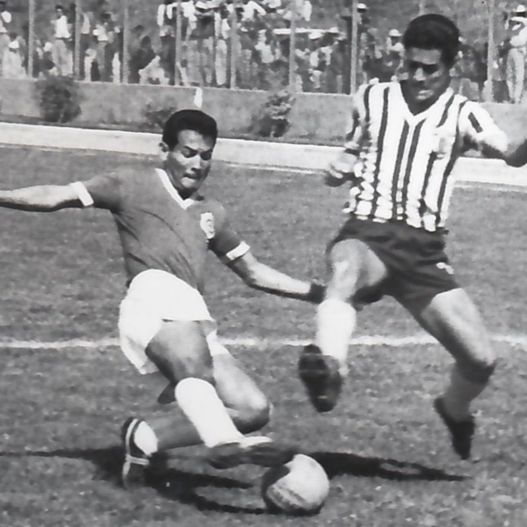 Roberto Reynoso fue un zaguero que jugaba con garra en el Cruz Azul que ascendió a Primera División en 1964.