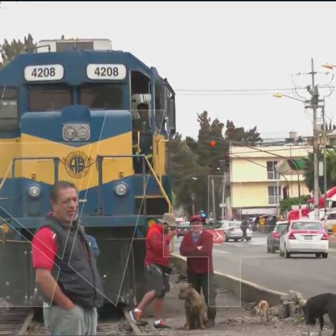 Bloqueo de vías del tren en Ciudad Lago en Neza