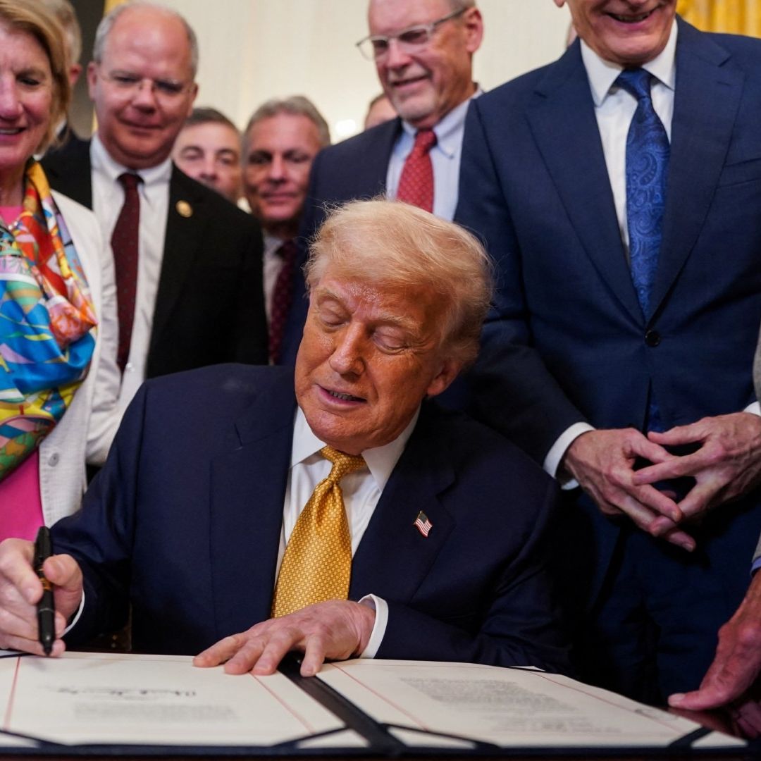 Donald Trump firma ley contra fentanilo