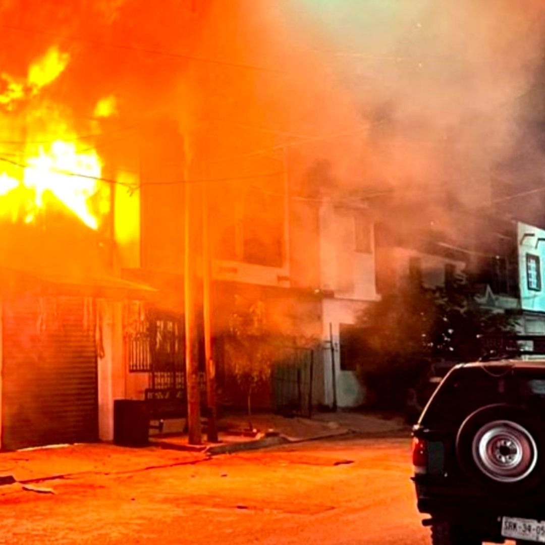 El incendio provocó pánico entre habitantes de la colonia Noria Sur de Apodaca. Foto: N+