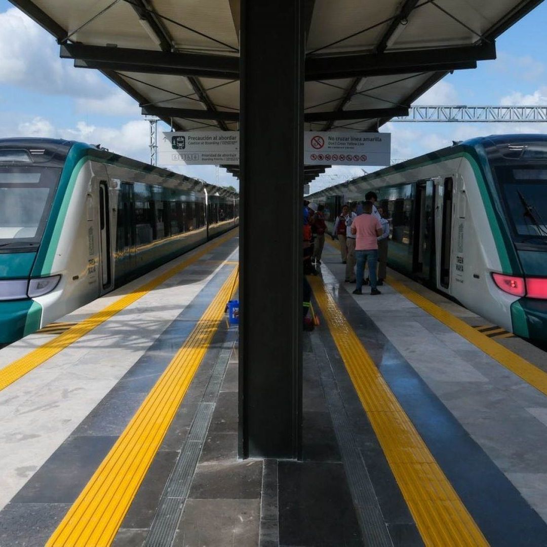 Convoyes del Tren Maya llegan a estación