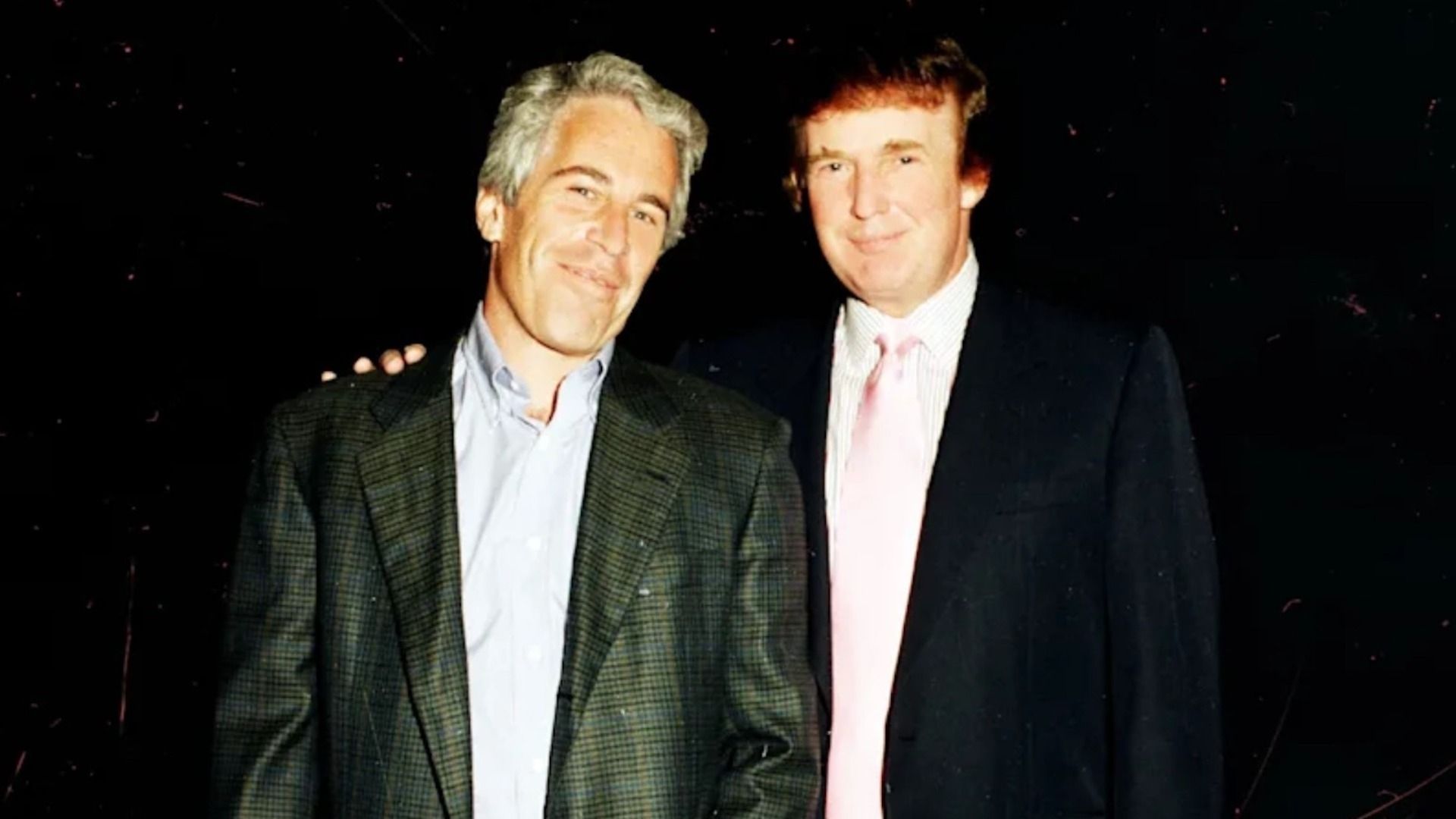 Donald Trump rechaza haber dado carta a Jeffrey Epstein en su cumpleaños 50