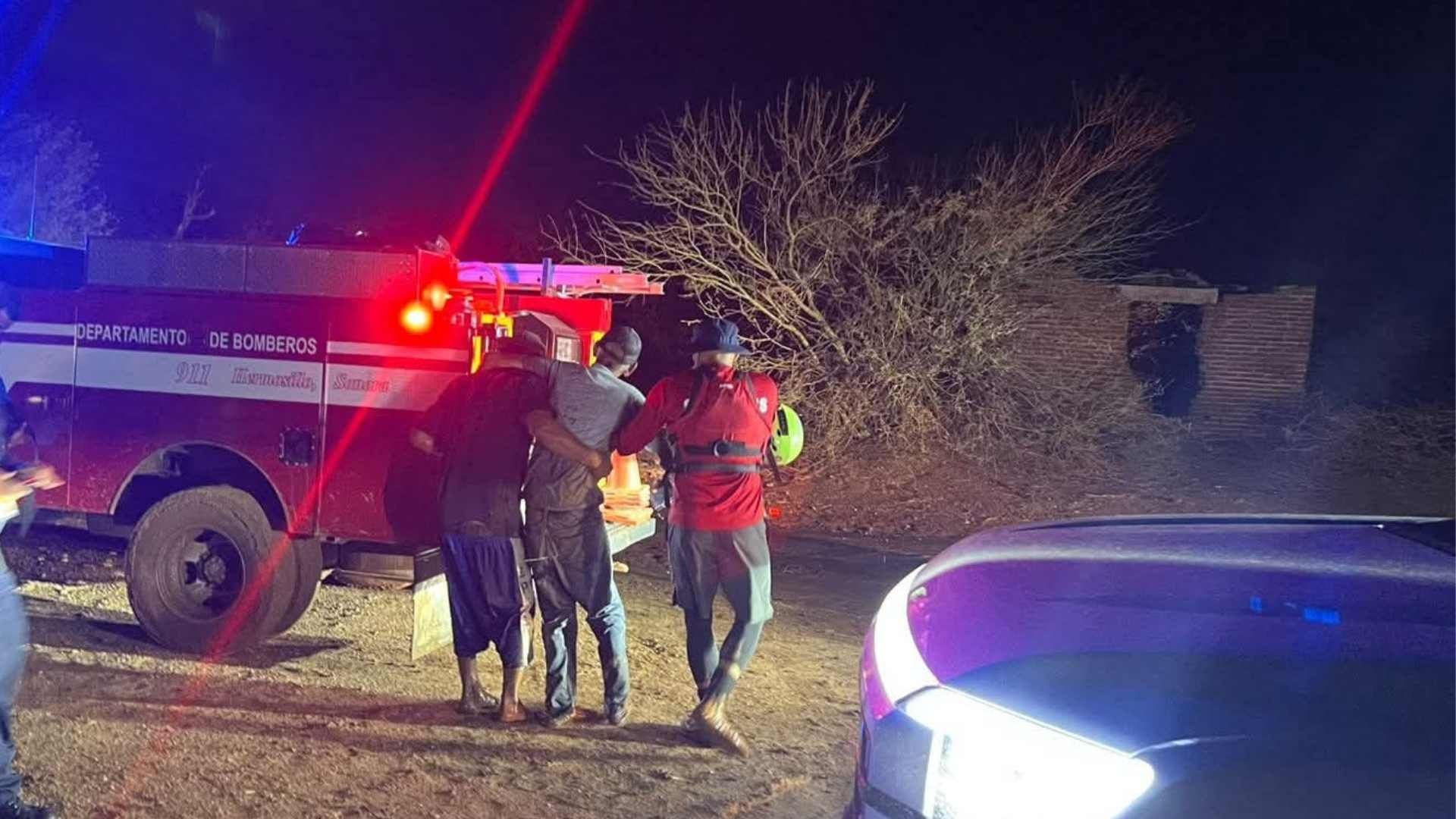 Rescatan a Adulto Mayor Atrapado por Crecida de Un Arroyo en la Costa de Hermosillo