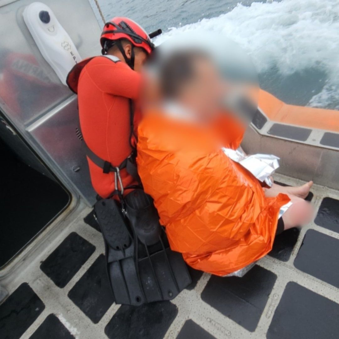 Rescatan a Extranjero Varado en el Mar de Ensenada