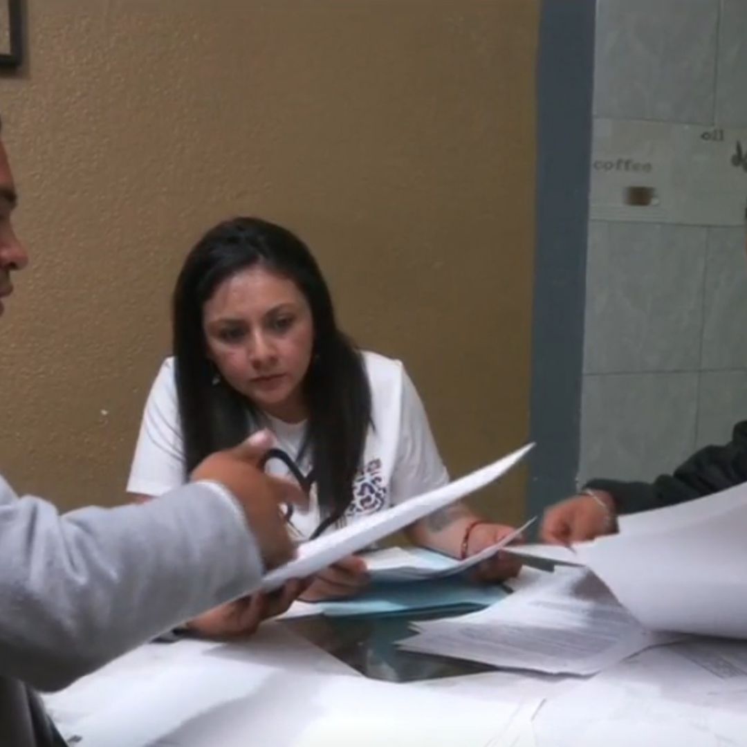 Por Acusaciones Falsas de Abuso Sexual Encarcelan Dos Años a Maestra de Kínder