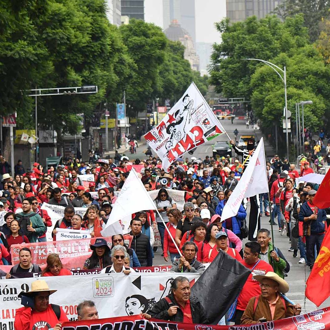 Marcha de la Sección 9 de la CNTE en Ciudad de México