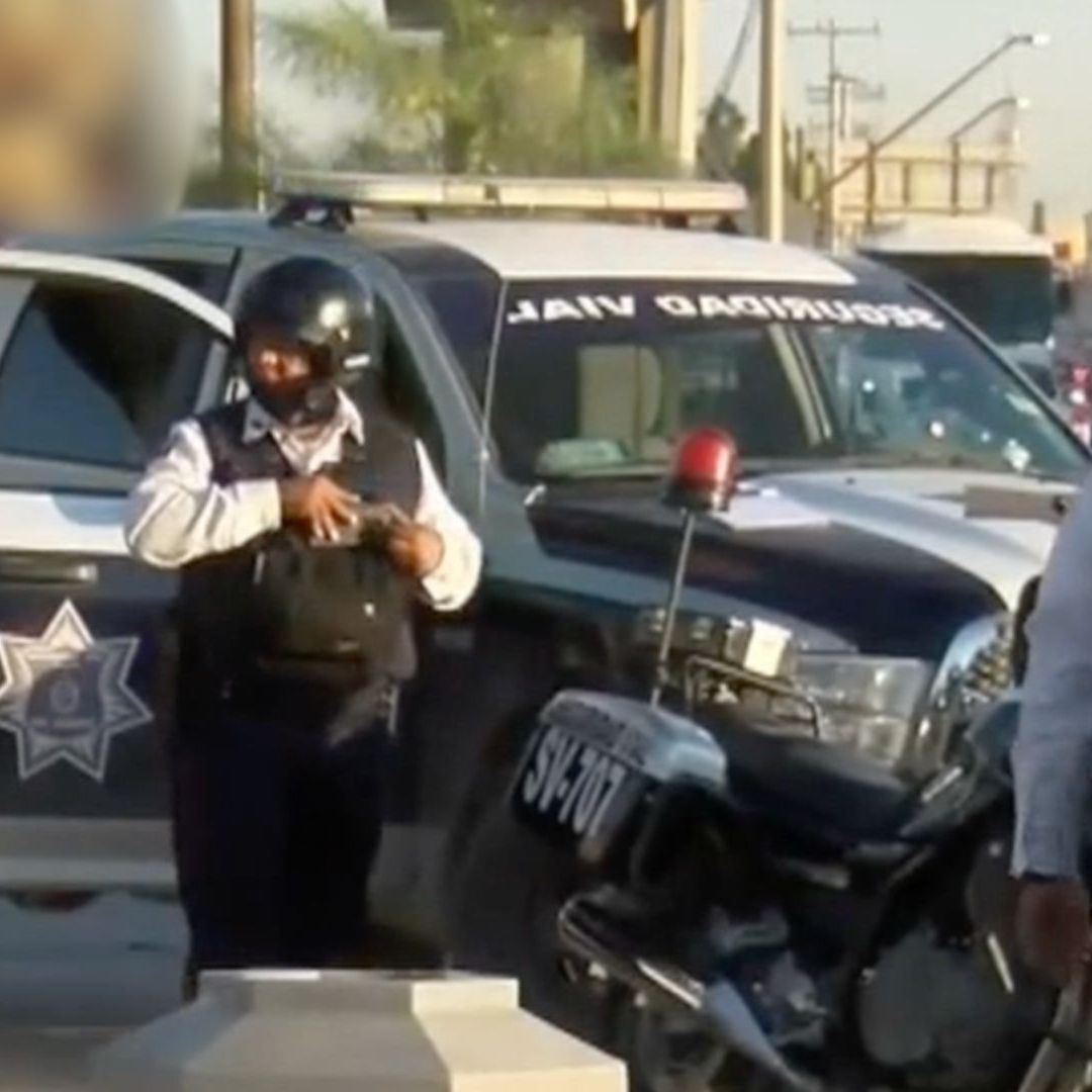 Hombre Atropelló a su Novia y a Policía por Celos; La Mujer Murió en el Lugar