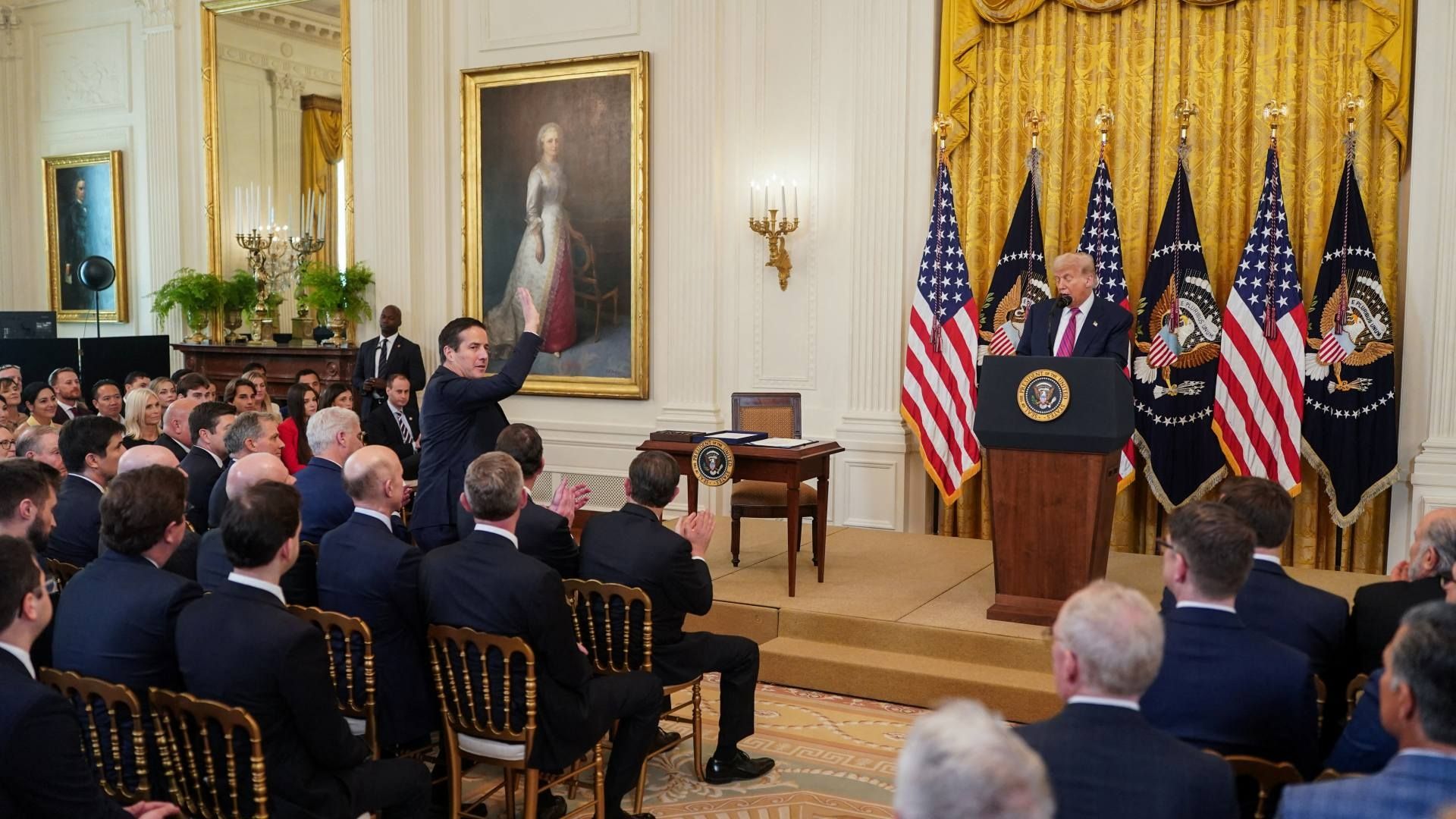 Conferencia de Donald Trump por la firma de la Ley Genius de criptomonedas