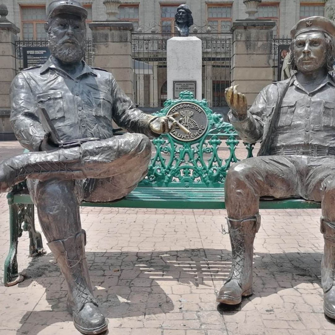 Convocan a Llenar Jardín Tabacalera con Fotos y Playeras de Fidel Castro y el Che Guevara