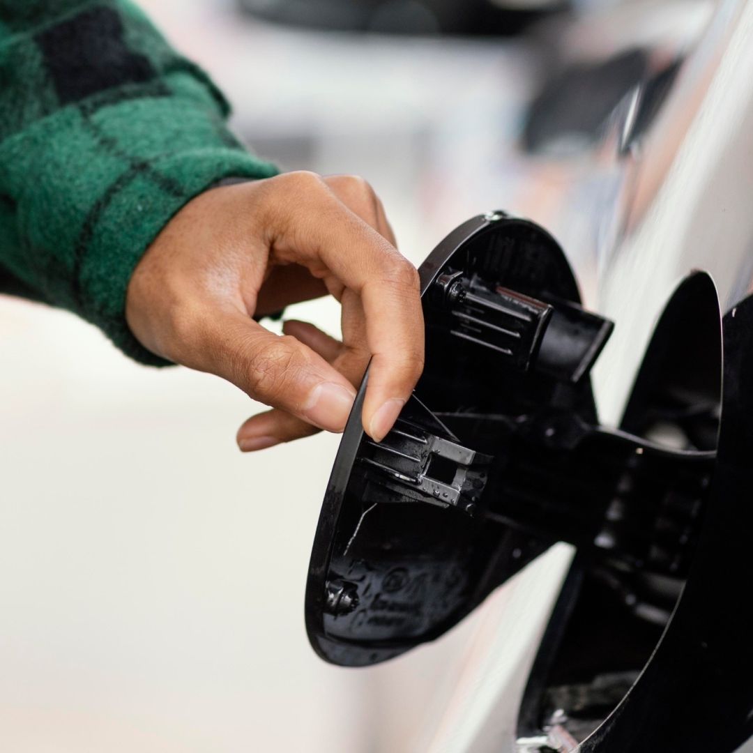 Conductores Pagarán 100% de Impuesto a Gasolina en Inicio de Vacaciones; Hacienda Quita Beneficio