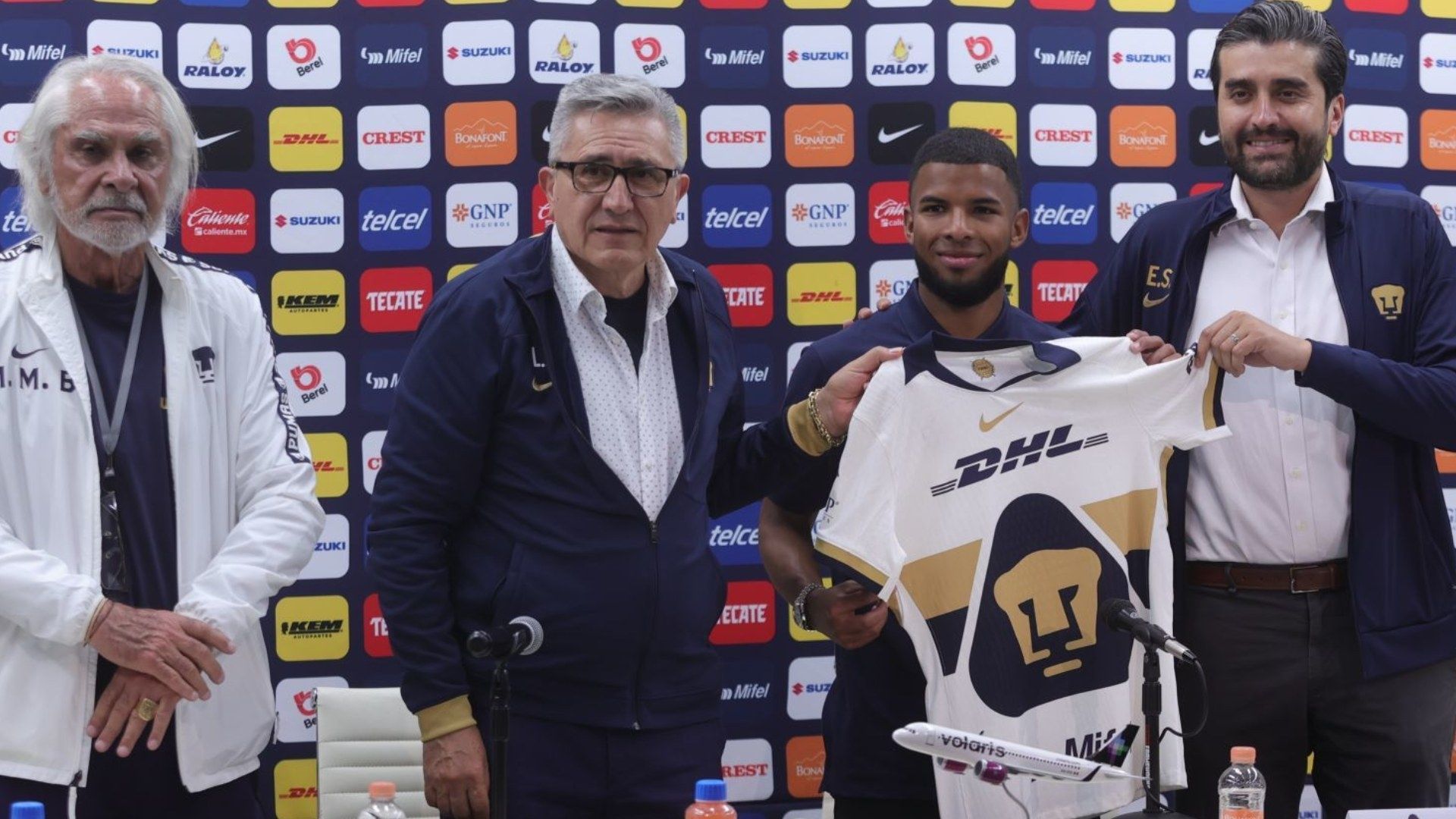 Pedro Vite fue presentado este viernes por la directiva de los Pumas de la UNAM.