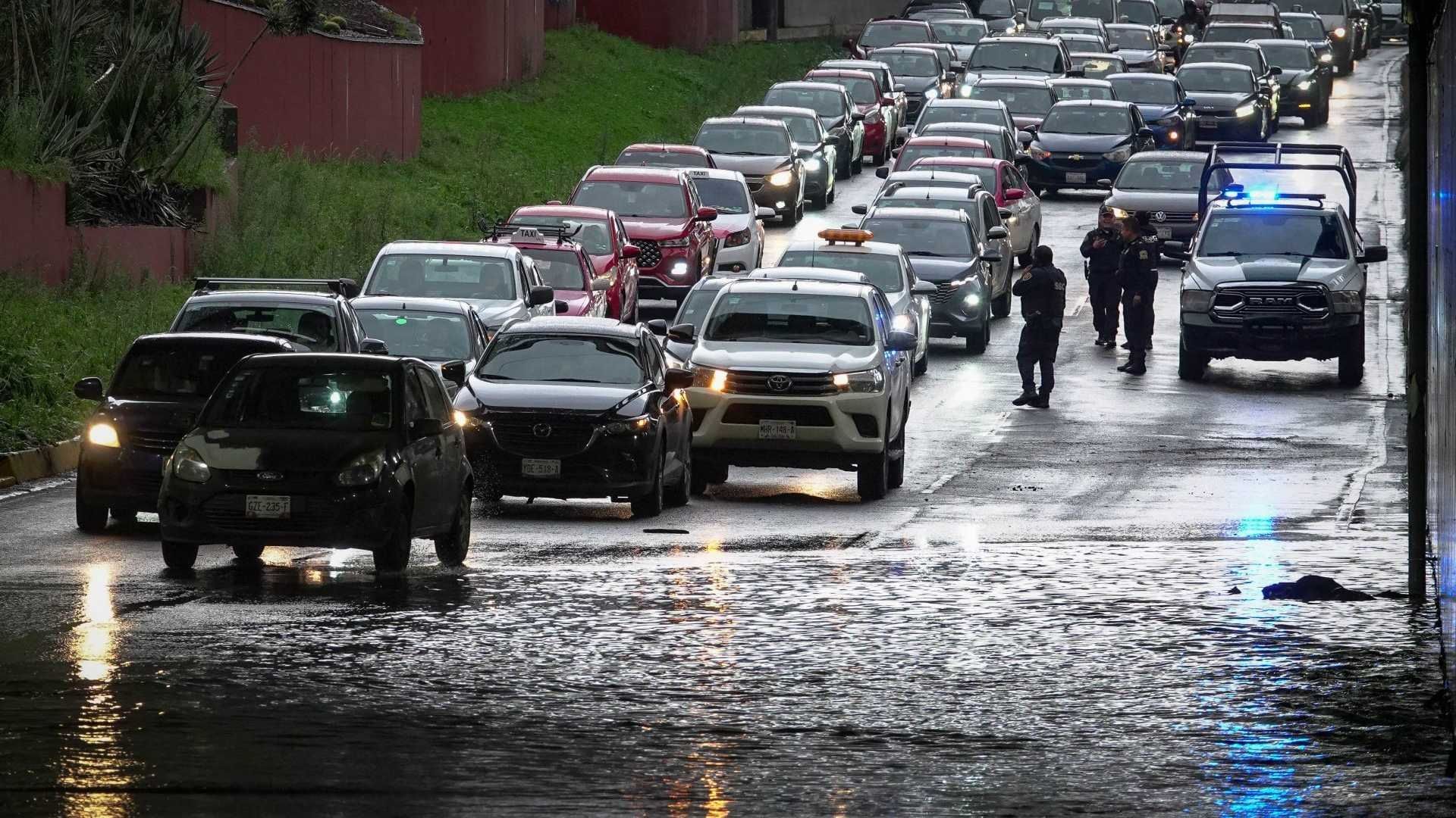Hay lluvia en diferentes puntos de la capital.