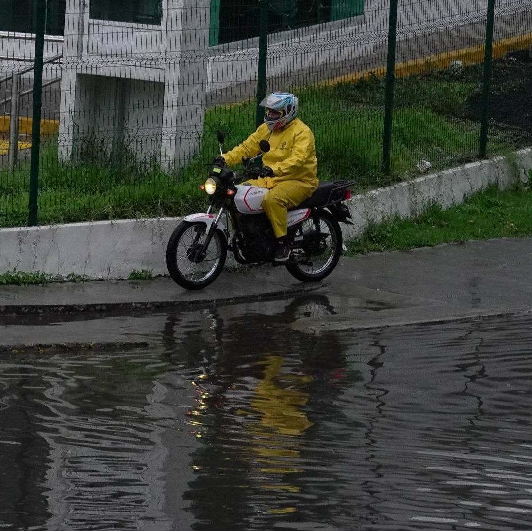 El pronóstico contempla vientos de dirección variable con velocidades de 10 a 30 kilómetros por hora.
