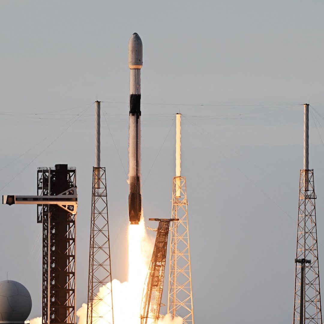 SpaceX deja 20 satélites de Starlink en órbita equivocada