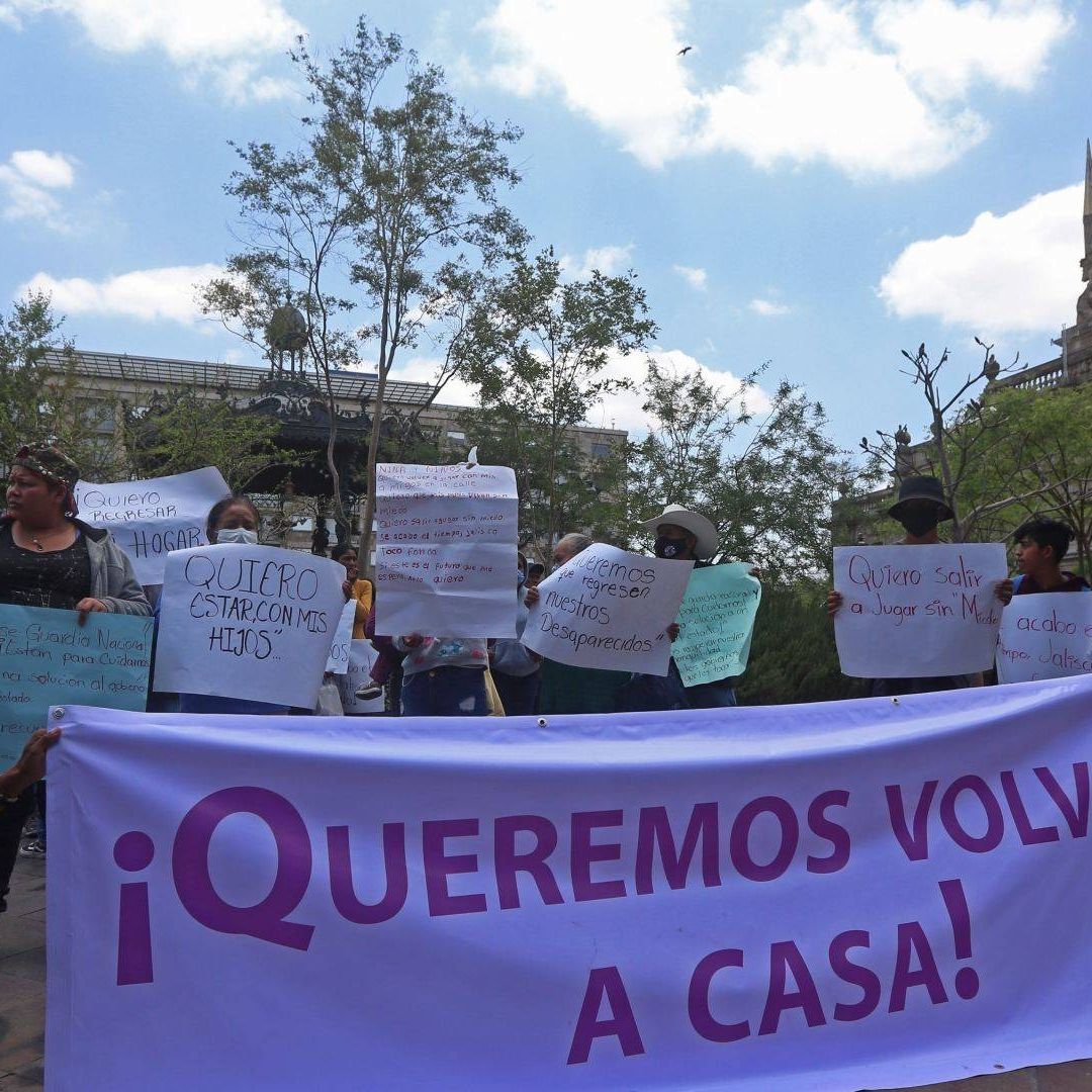 Habitantes de Teocaltiche se manifiestan en Palacio de Gobierno de Jalisco por ola de violencia