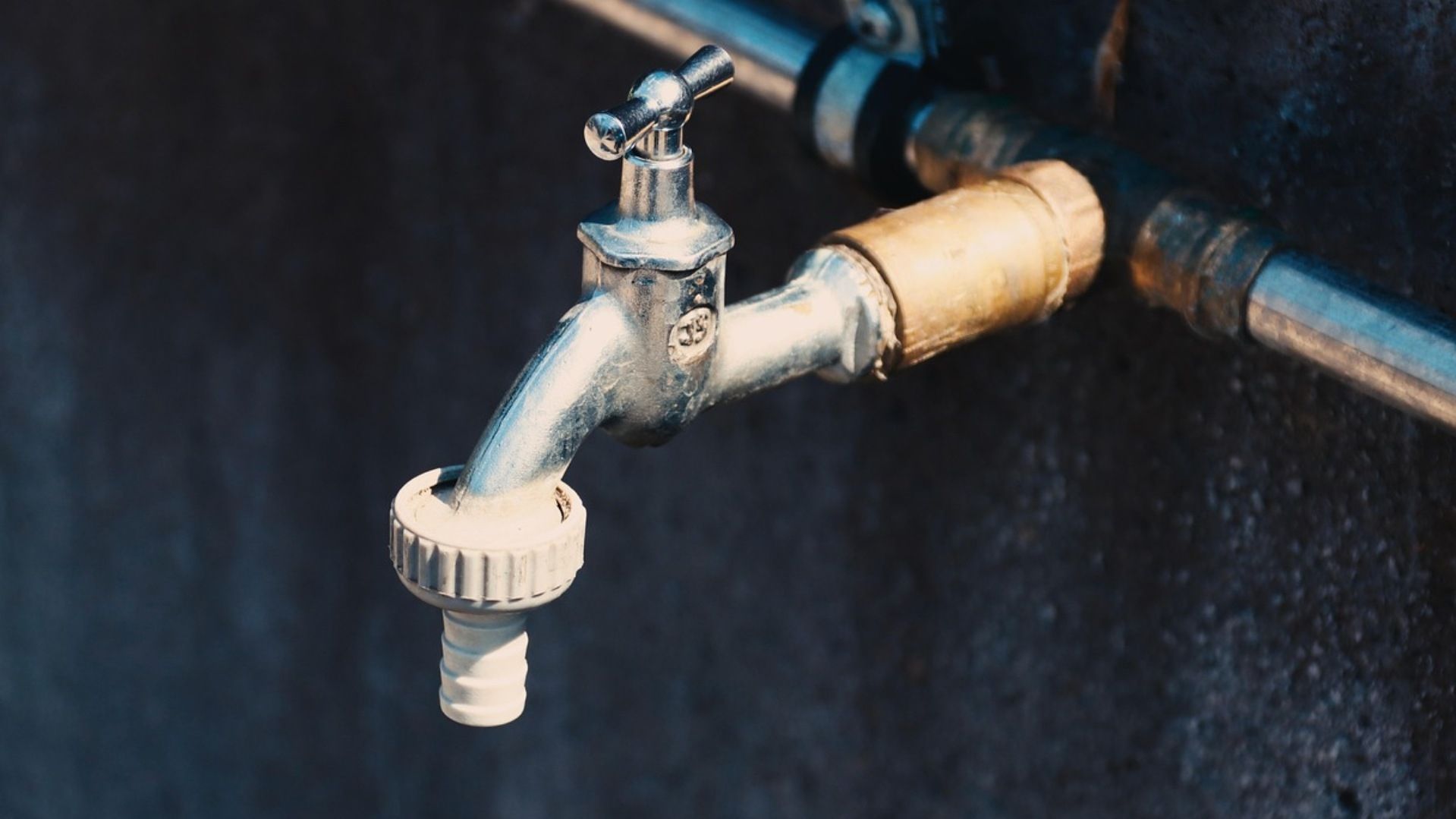 Cortes de agua en Zapopan por fuga en Acueducto Poniente II, Guadalajara
