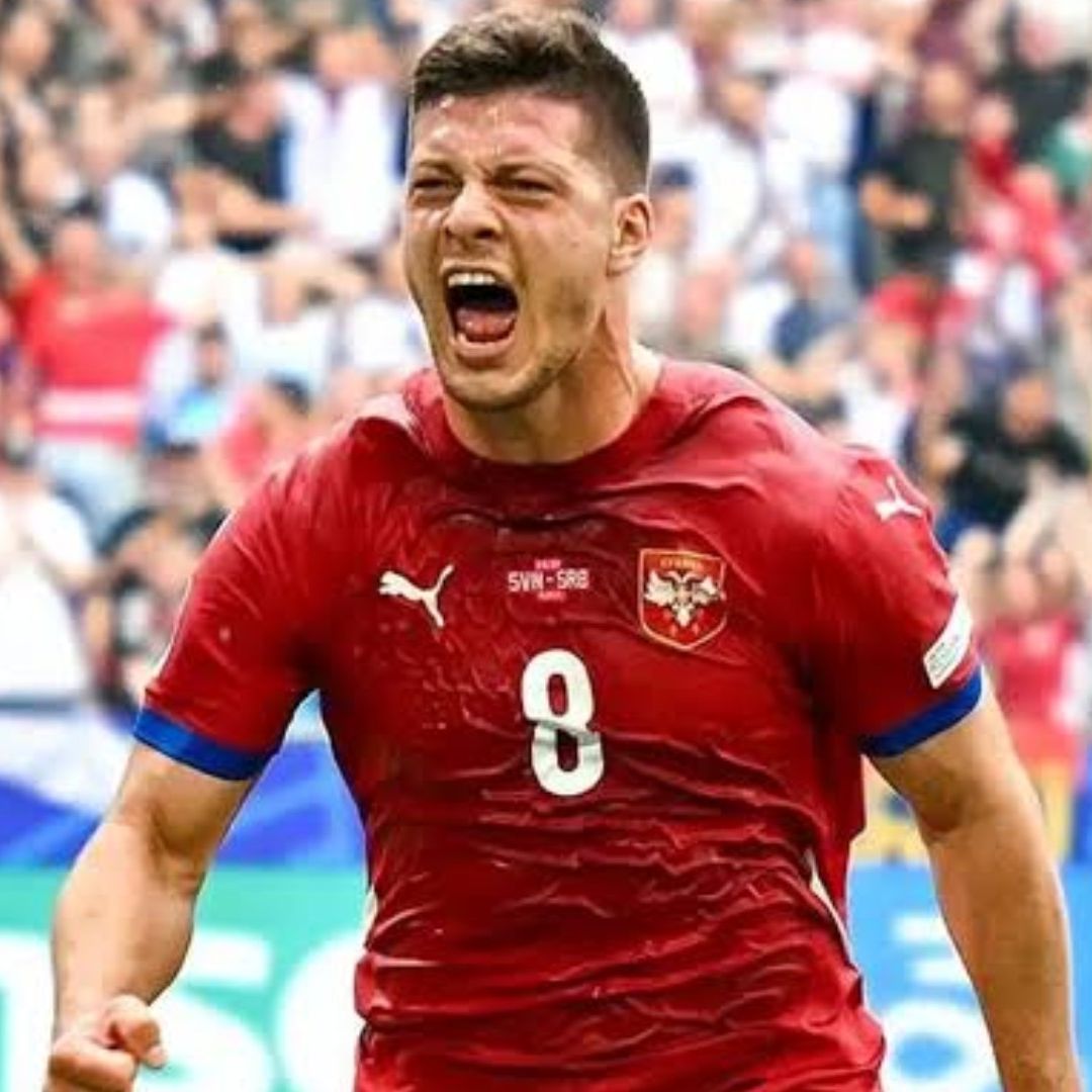 Luka Jovic analiza sus opciones y aún no decide en dónde continuará su carrera.