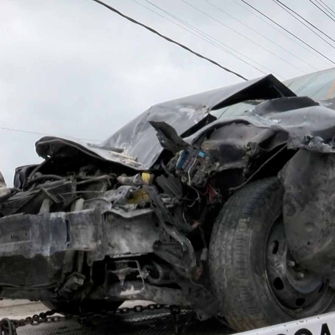 Conductora Choca Contra Pared de Establecimiento al Perder el Control en Piedras Negras