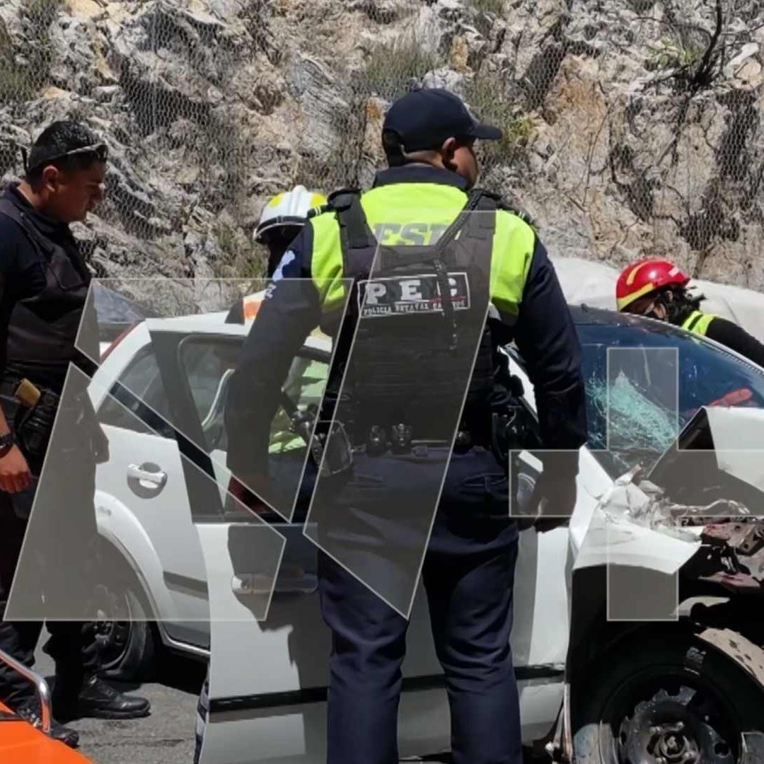 Auto Choca Contra Tráiler en Carretera Silao San Felipe y Policías Encuentran Droga