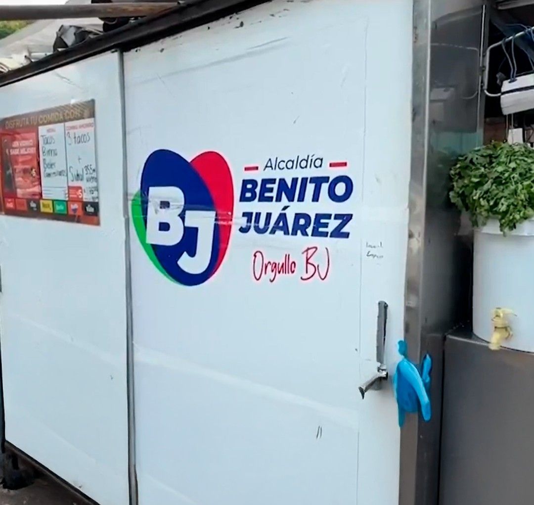 Puestos en calles pierden sus rótulos coloridos