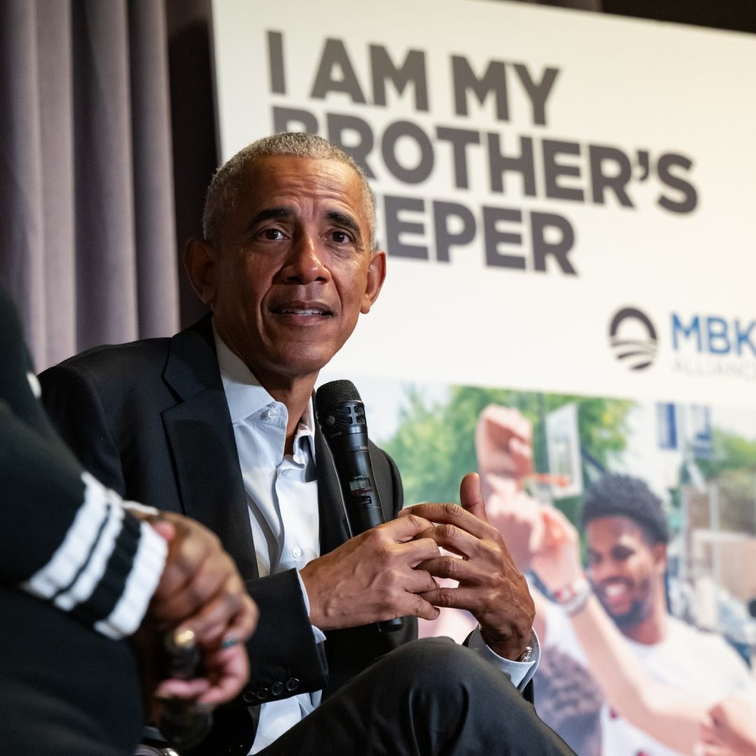 Obama Cree que Biden Debe 'Reconsiderar Seriamente' su Candidatura a Presidencia de EUA