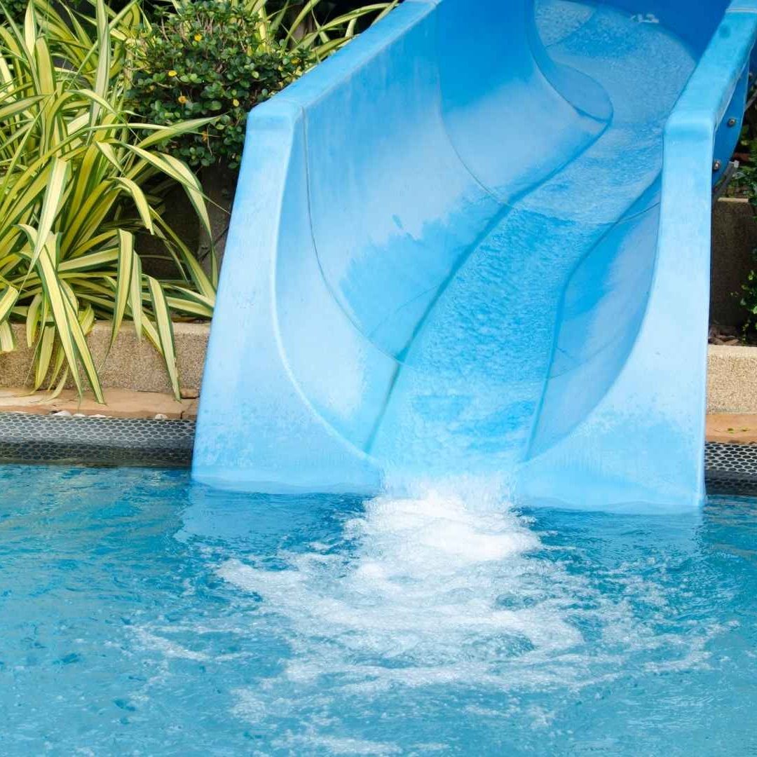 Hombre es Rescatado en Balneario de Jiménez; Familia Denuncia Succión por Tubo de Alberca