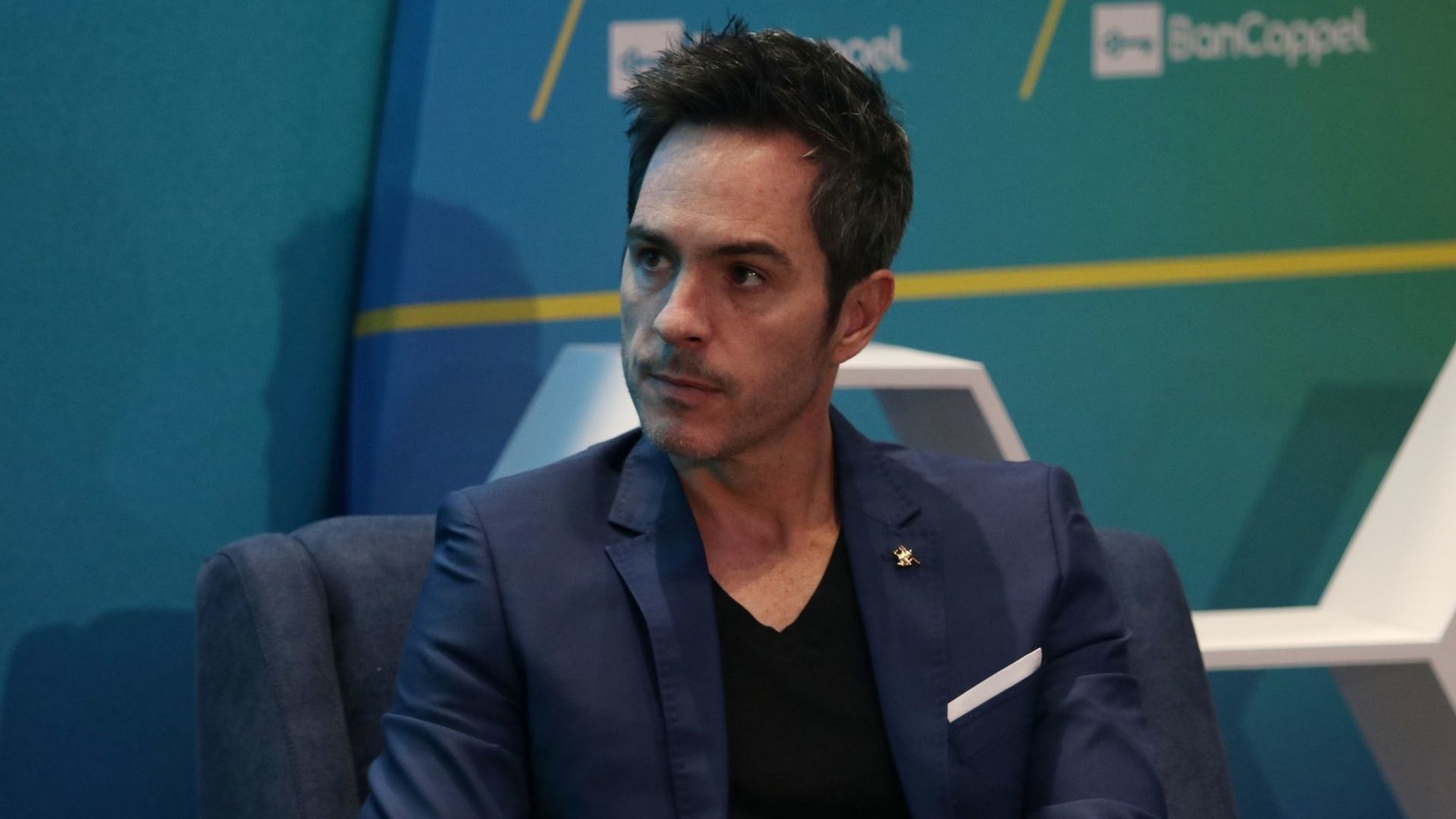 Mauricio Ochmann estrena romance