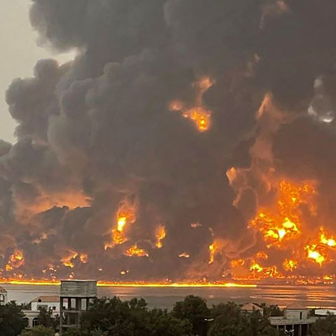 Israel Ataca Puerto Yemení de Hodeida