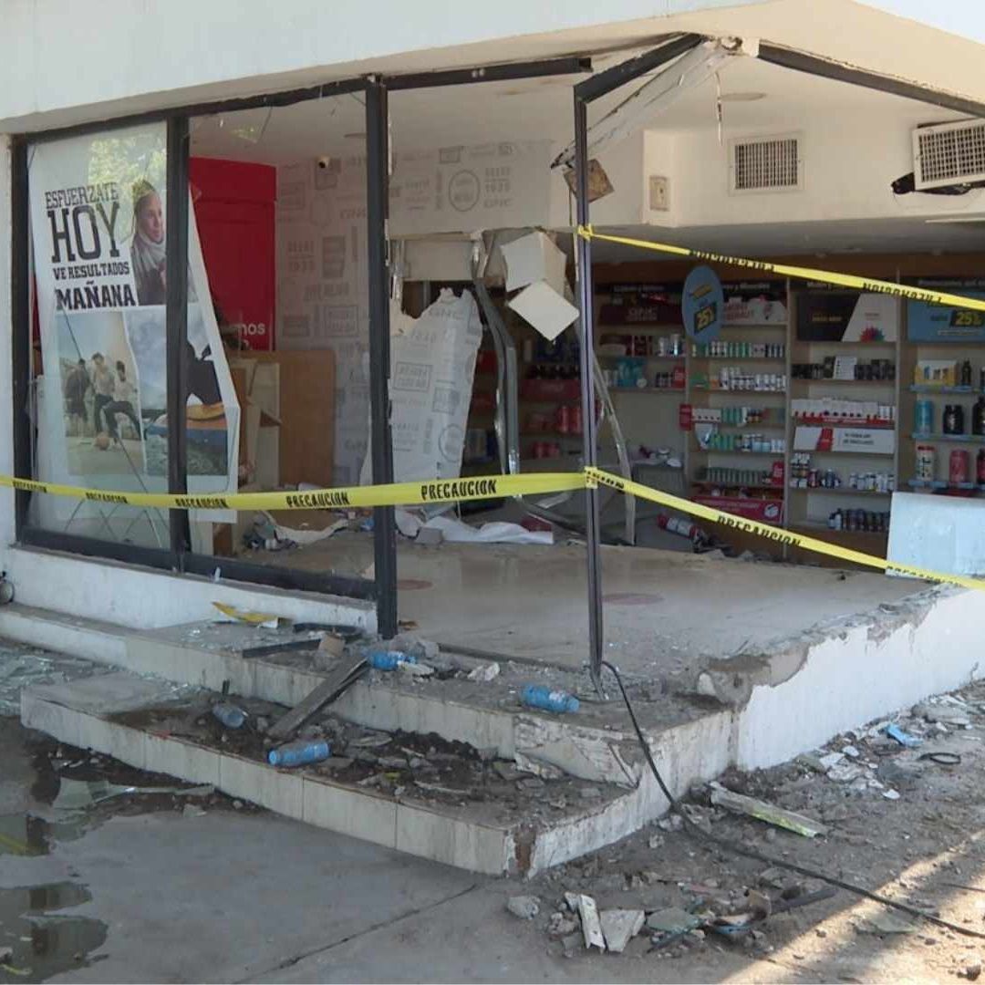 Conductor Huye Tras Chocar con Establecimiento de Productos Energéticos en Hermosillo