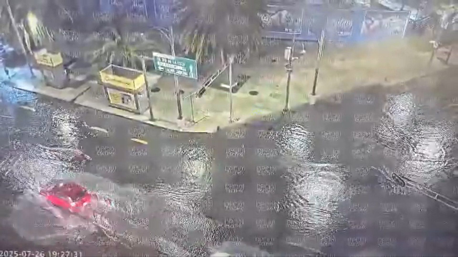 Las autoridades han señalado que las lluvias podrían continuar durante el domingo.