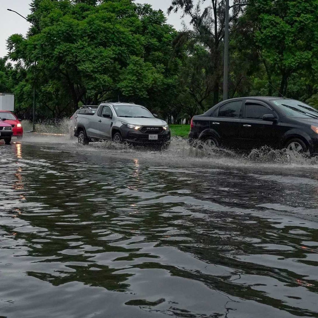 Se esperan lluvias con descargas eléctricas en diversas regiones.