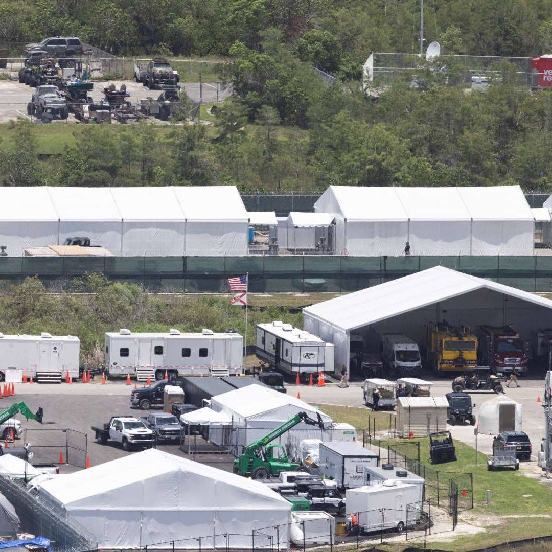 El funcionario reconoció el trabajo de los consulados mexicanos en Orlando y Miami.