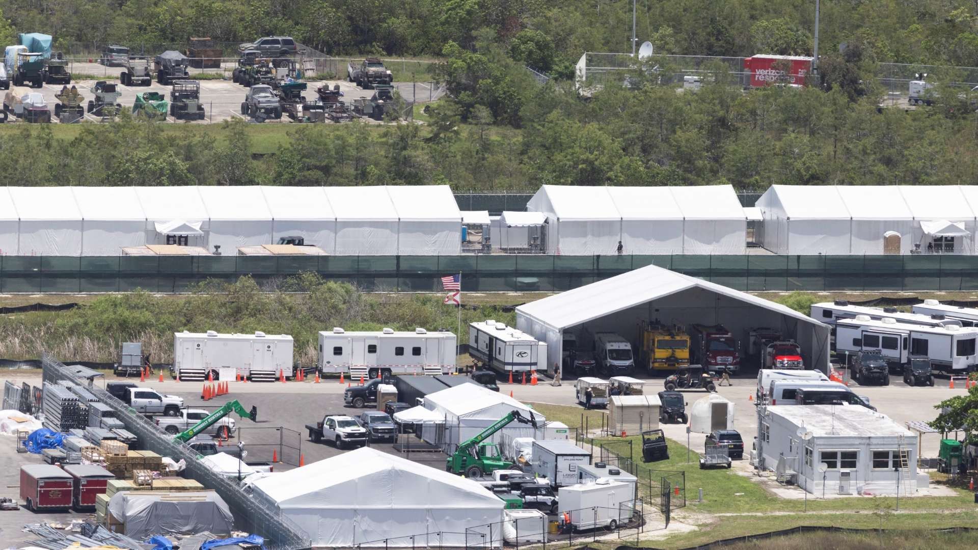 El funcionario reconoció el trabajo de los consulados mexicanos en Orlando y Miami.
