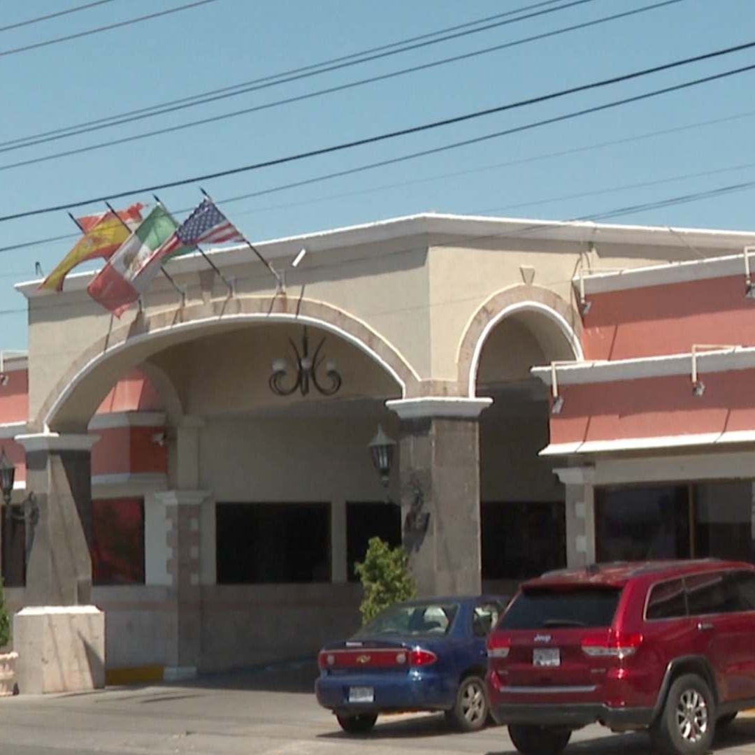 Sujeto Lesiona con una Botella a 2 Acompañantes Dentro de Hotel en Hermosillo