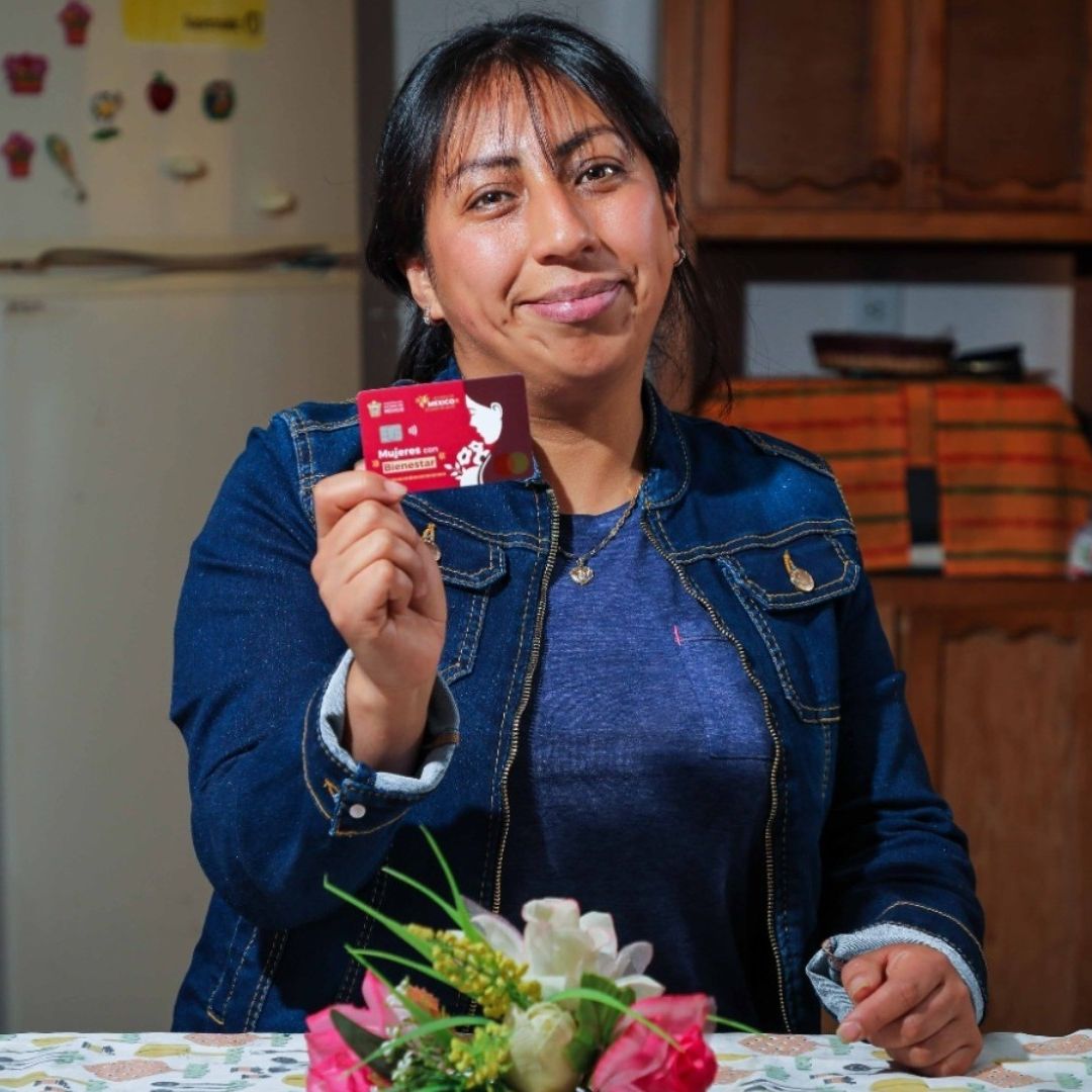 Mujeres con Bienestar abrió el registro para las beneficiarias que quieren estudiar la carrera de Administración
