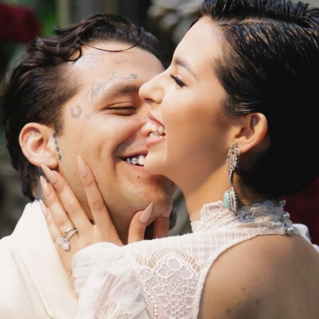 Christian Nodal se casan y publican fotos
