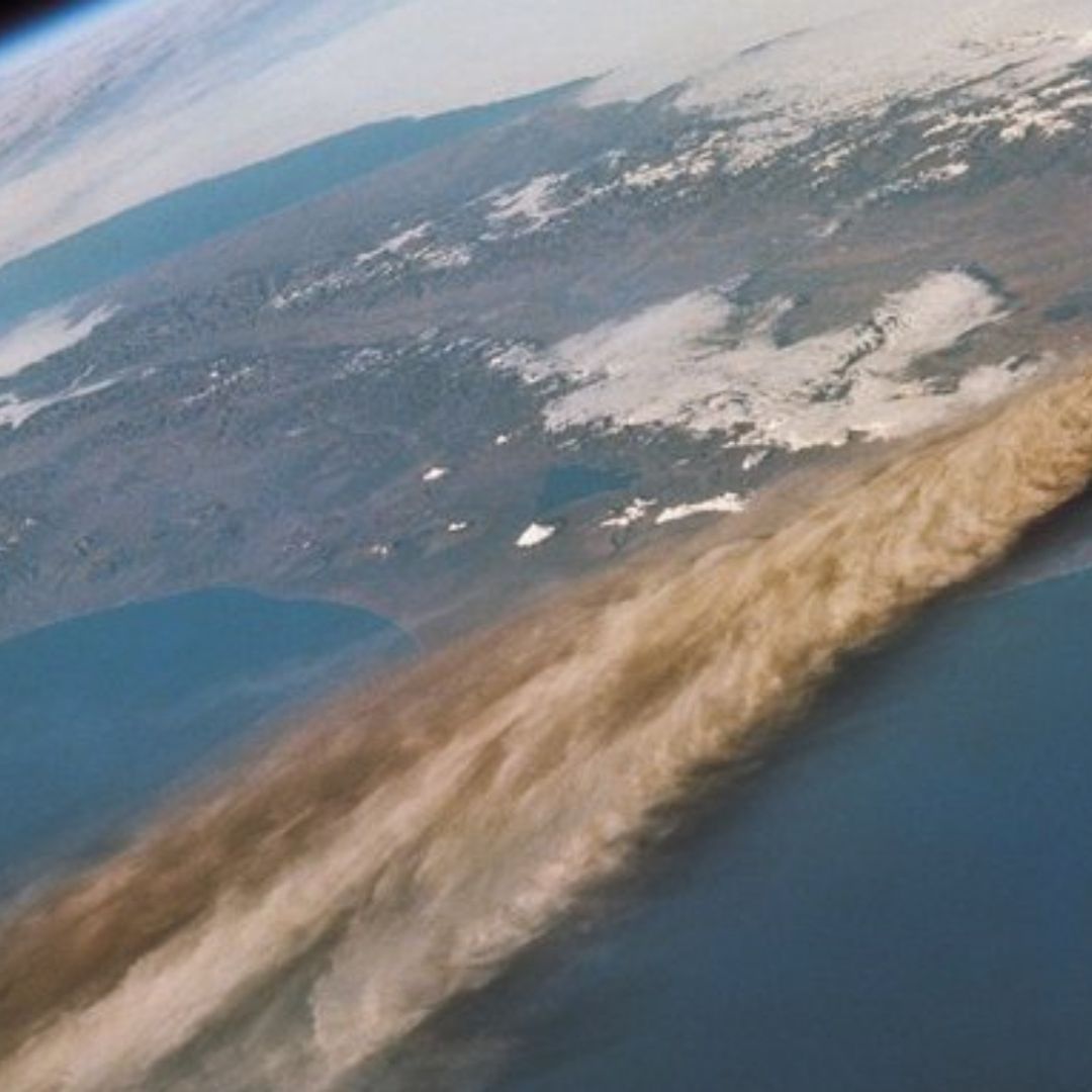 Volcán Kliuchevskói visto desde el espacio