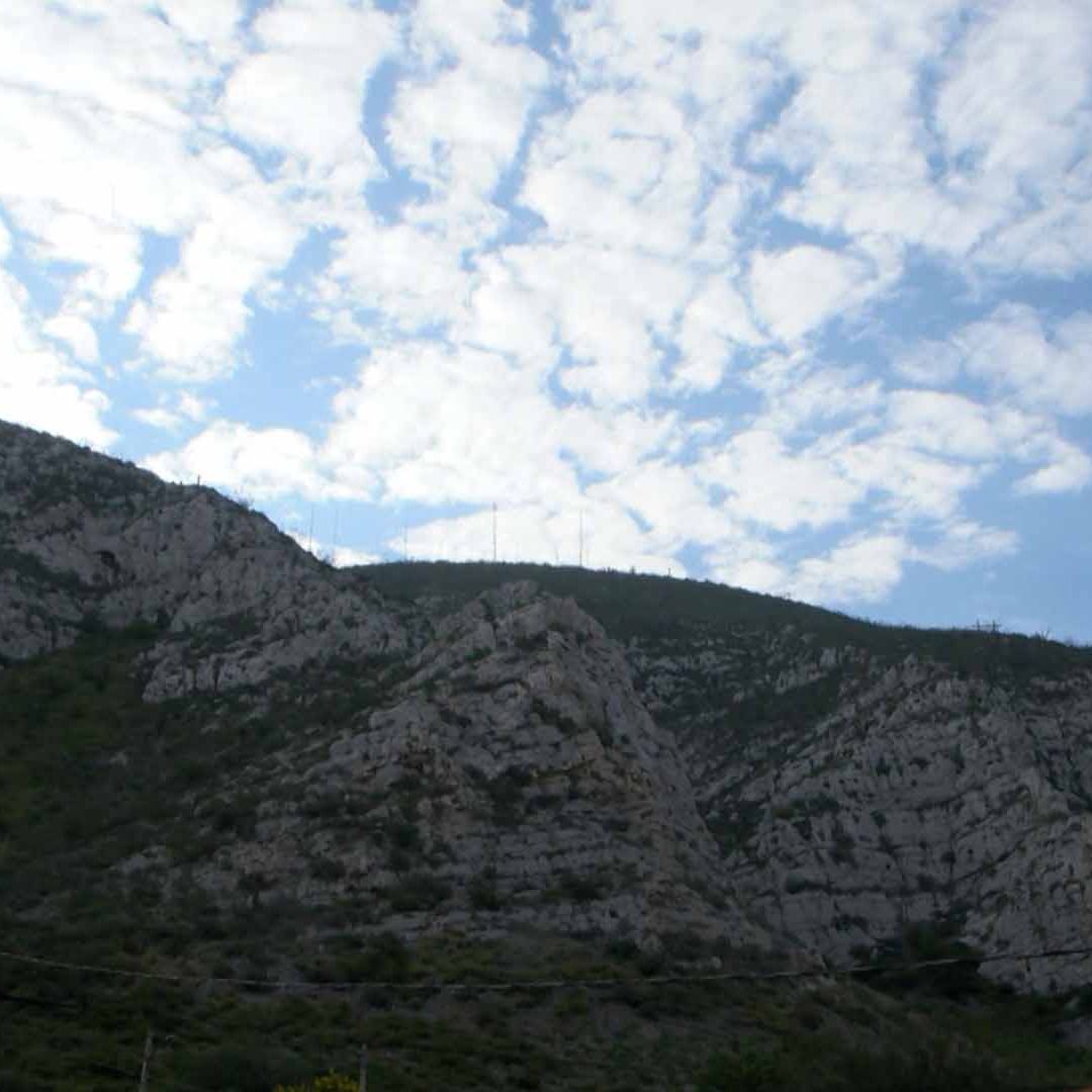 Rescatan a Cinco Menores Extraviados en Cerro de Torreón Después de Cuatro Horas de Búsqueda