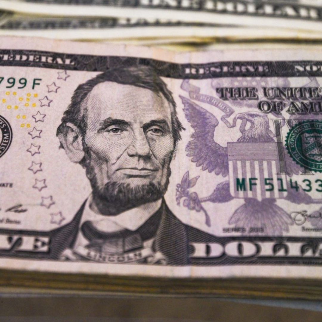 Precio del Dólar Hoy JUEVES 31 de Julio de 2025: Así Está el Tipo de Cambio con el Peso