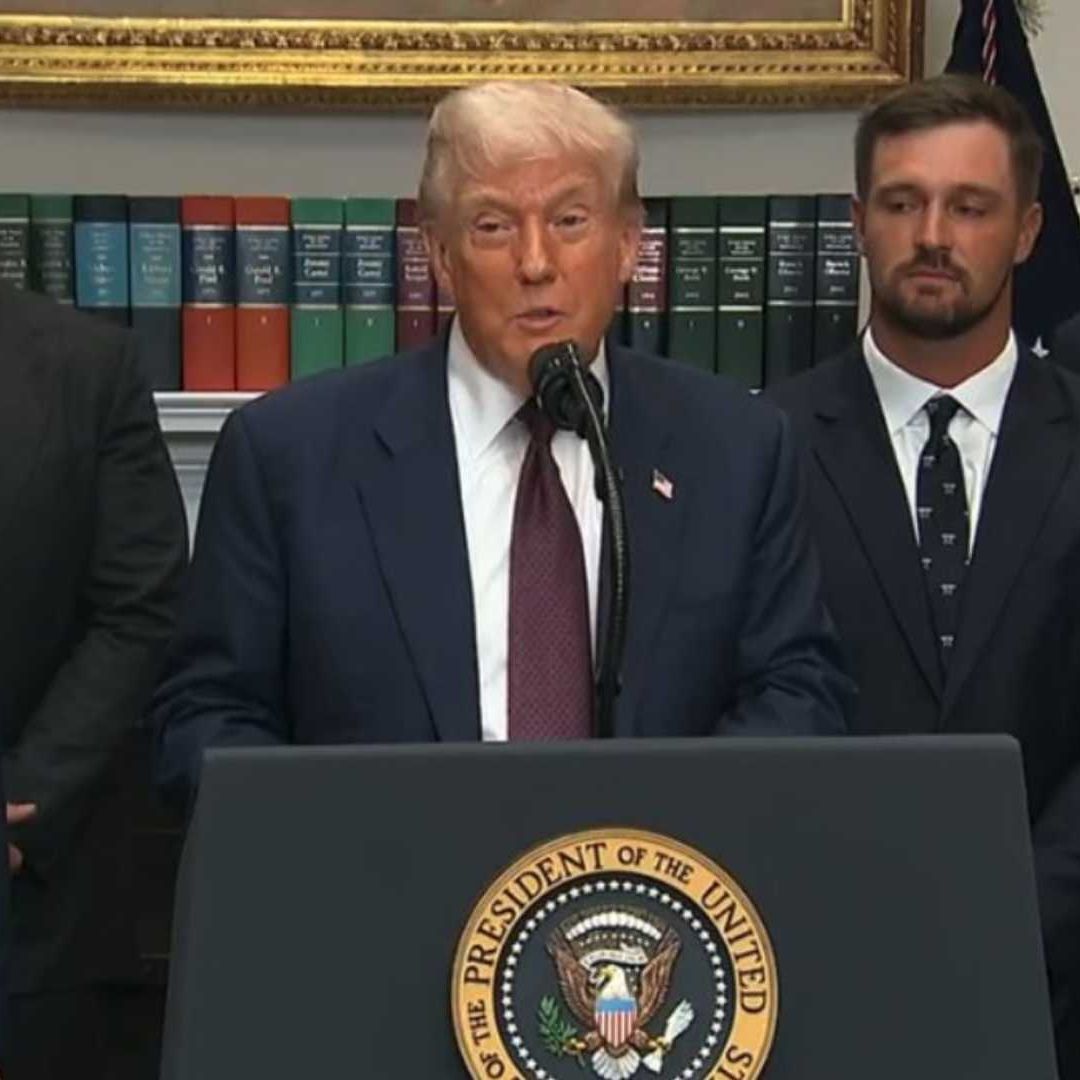 Donald Trump firma orden ejecutiva para promover el deporte