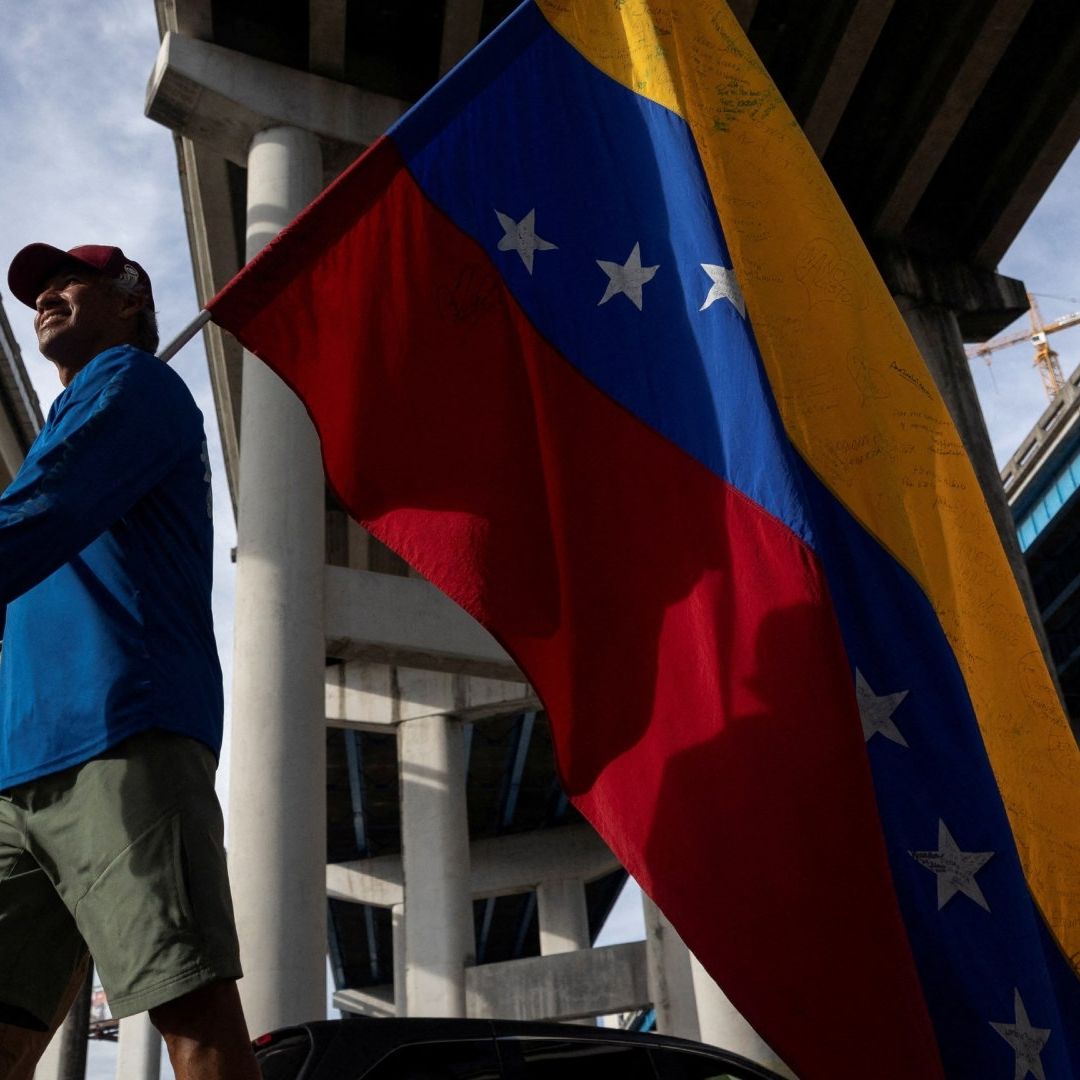 Autoridad de Venezuela Acusa a Leopoldo López y Corina Machado por Ataque a Órgano Electoral