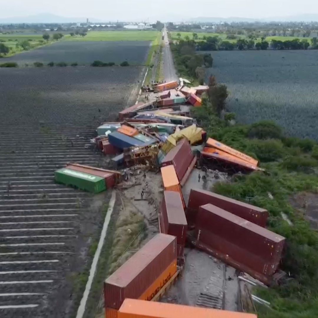 Descarrila Tren con Más de 50 Contenedores en La Barca, Jalisco