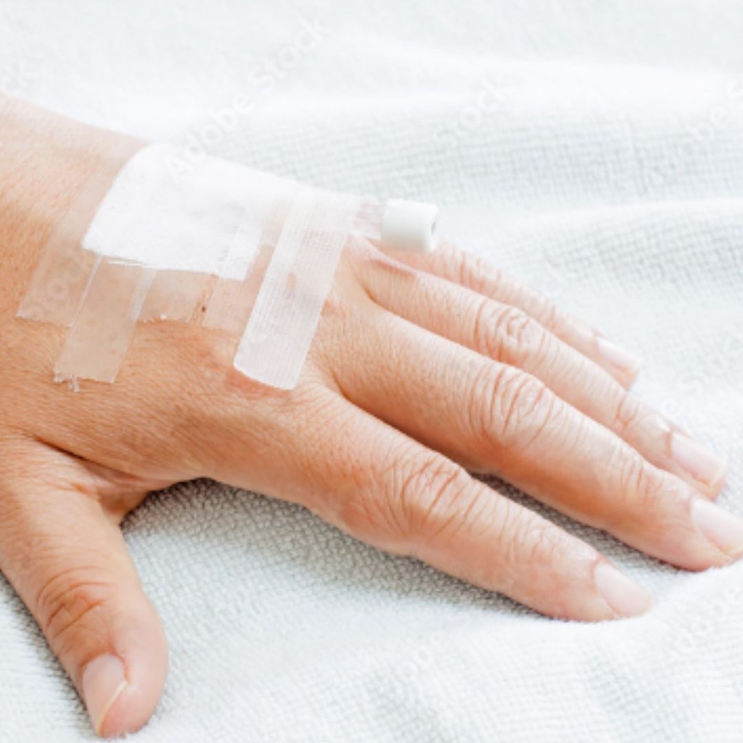 Un hombre permanece hospitalizado con graves heridas, no se conoce su identidad