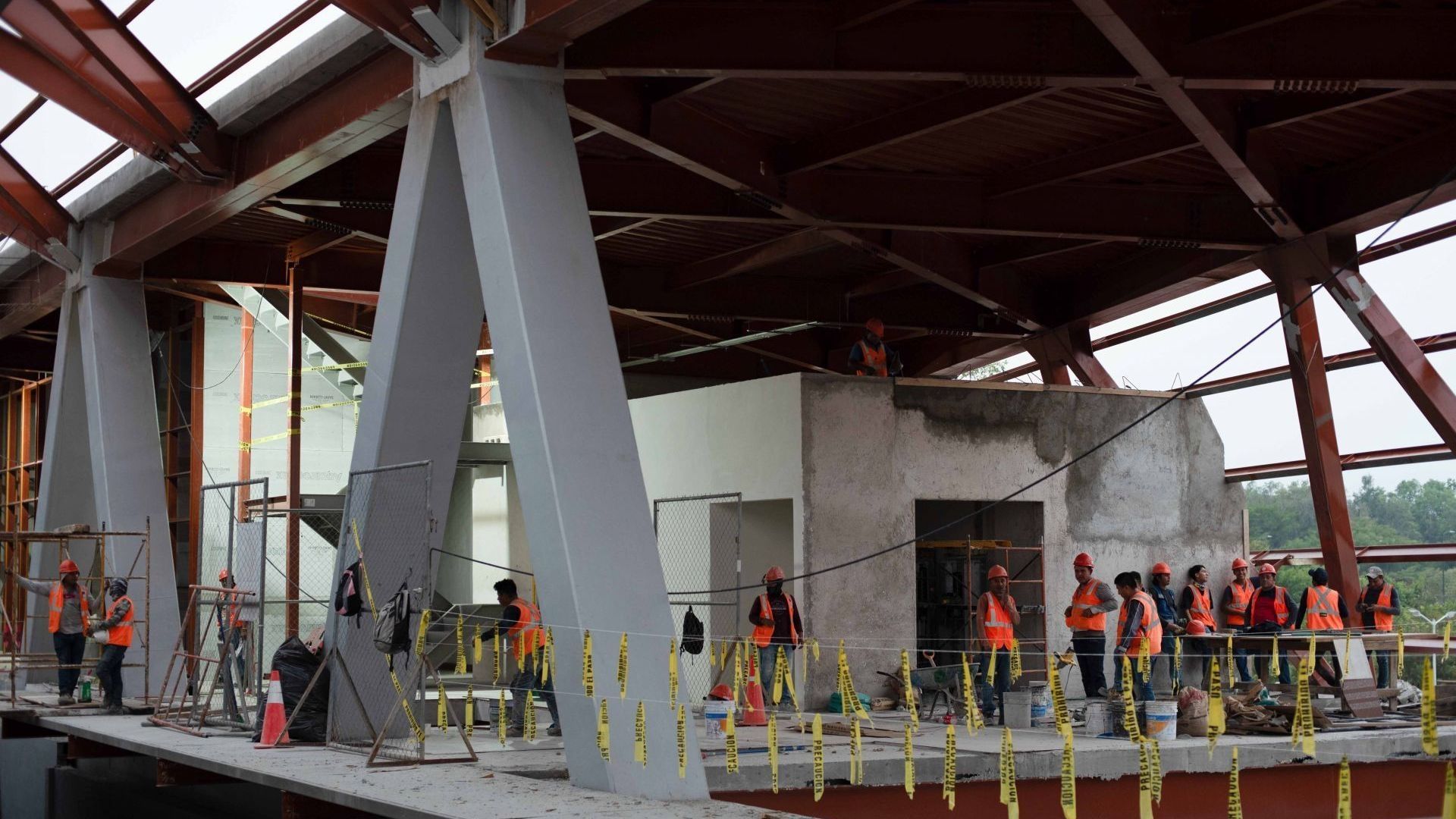 El Tren Maya busca trabajadores para la construcción de obras de ingeniería civil, como puentes, carreteras, ferrocarriles, etc.