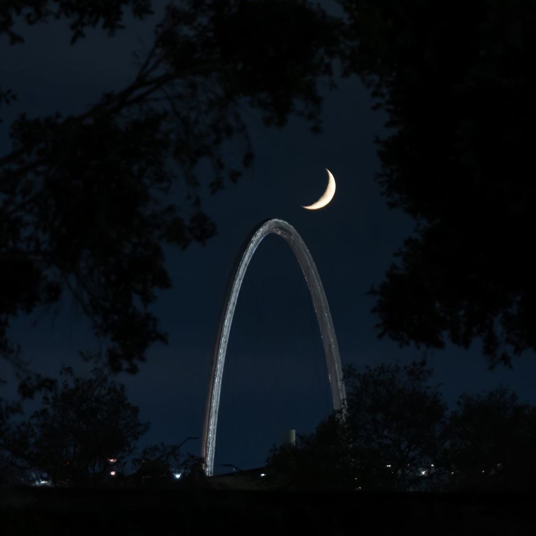 Luna creciente, vista desde Tijuana, Baja California, el 30 de julio de 2025