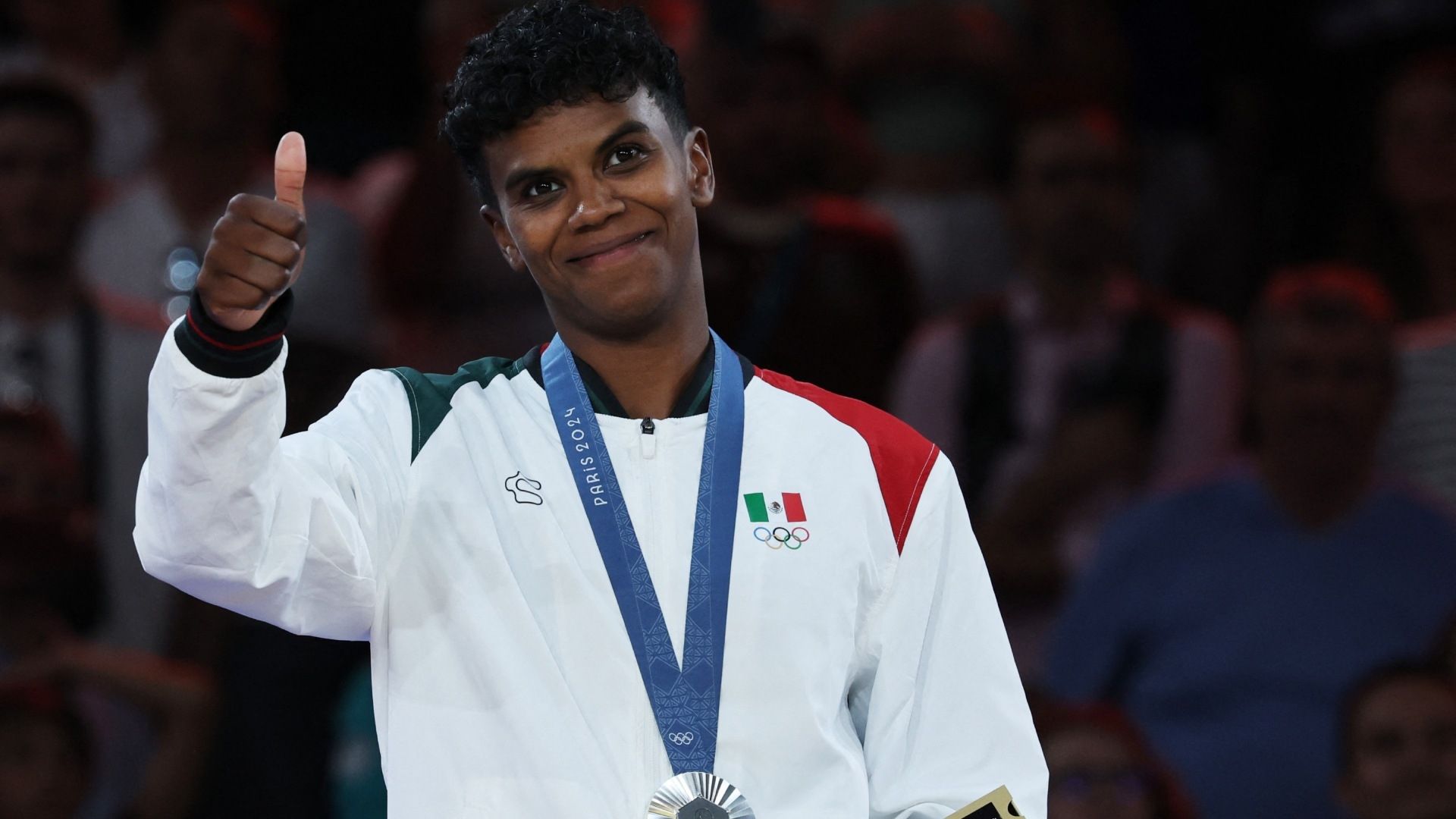 AMLO Felicita a Prisca Awiti por Medalla de Plata en París 2024 y Dedica Aplauso en La Mañanera