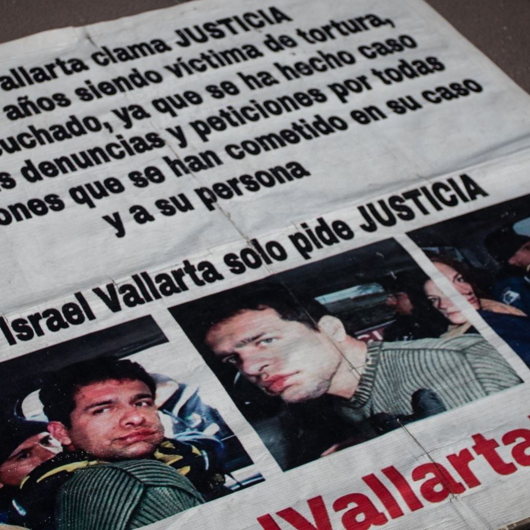 Manta de Israel Vallarta con la que exigen justicia