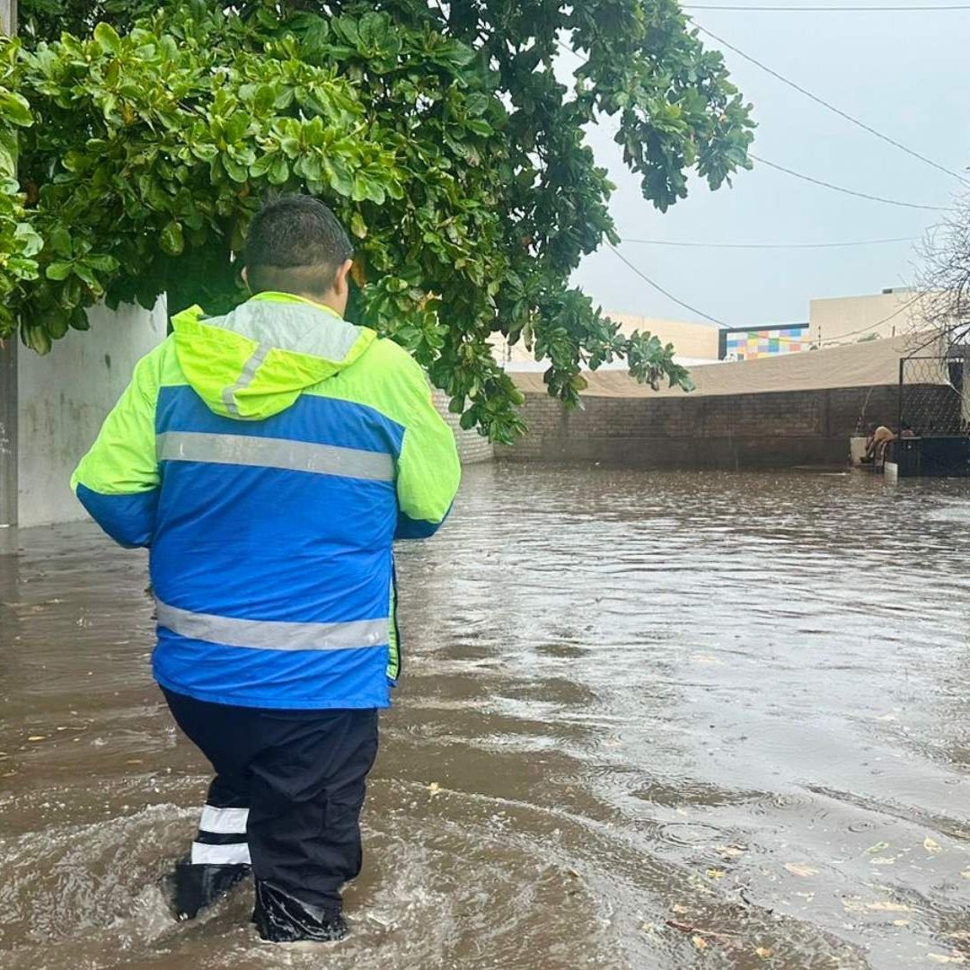 Inundación por lluvias en Colima.